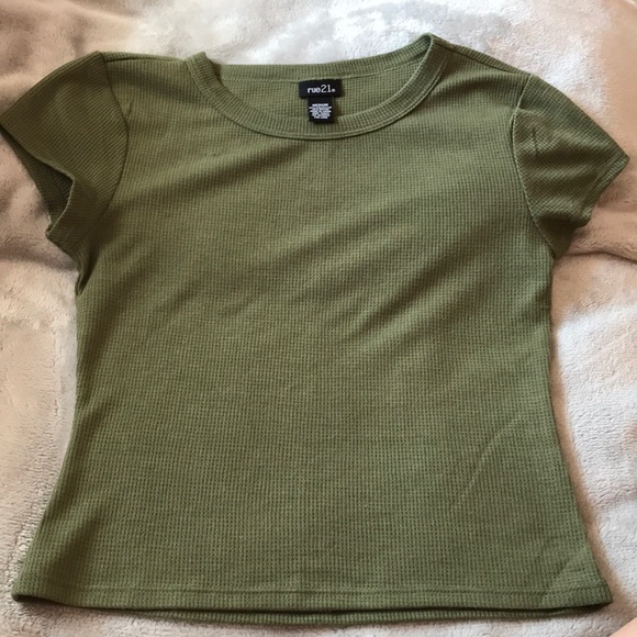 Cute Top!! - Picture 1 of 2